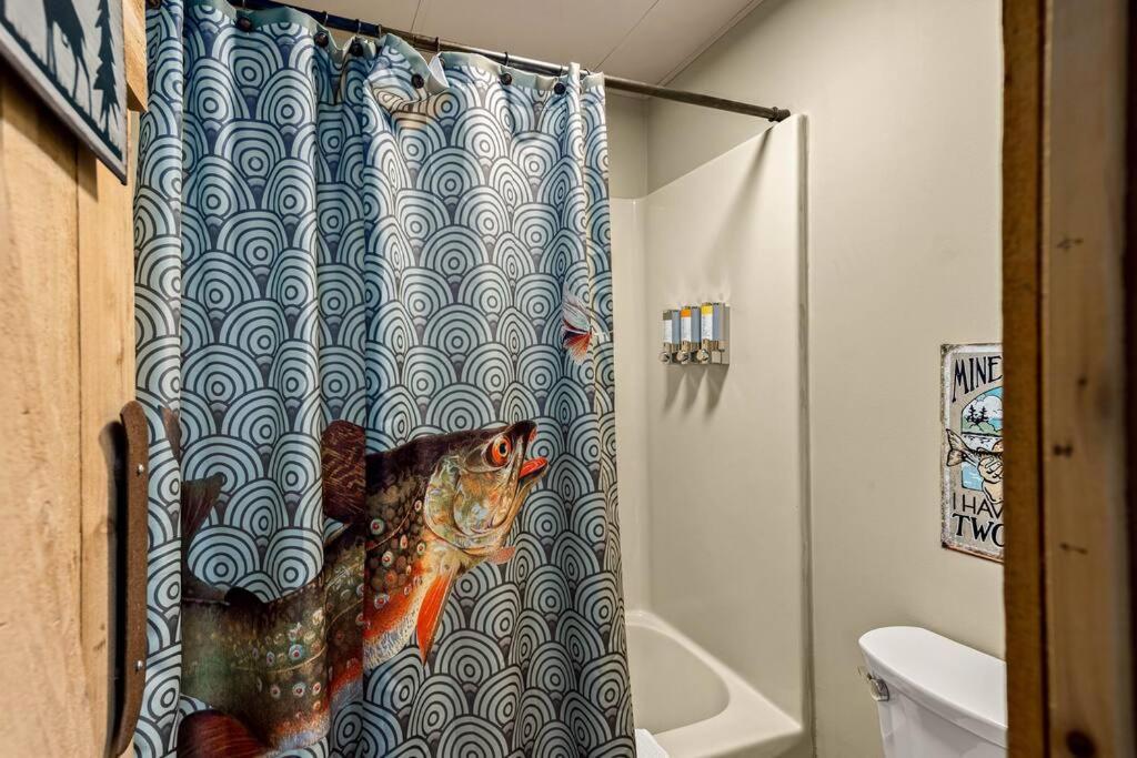 Stonegate Lodge 2 Queen Beds Wifi 50In Roku Tv Salt Water Pool Room #105 Eureka Springs Esterno foto
